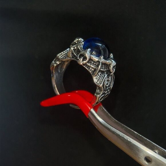 Blue Eye Skull Ring - Picture 4 of 6